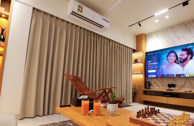 New Lux Apts Terrace Garden, Pizza Oven Full Service Fully equipped for NRIs