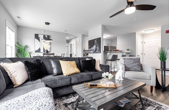 New LUXE APT 3BR Downtown Fay Unit D