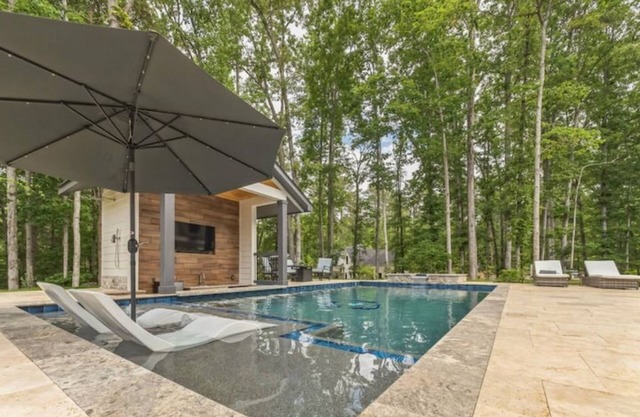 New Luxury House on Lake Hartwell w/swim up bar