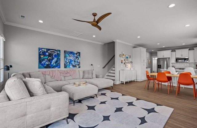 New, Modern, 4 Min Walk to Beach