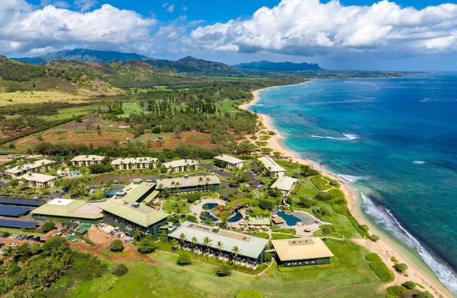 New! Oceanfront Resort. Pool Ocean View Lanai. AC. King Bed. Gym. Spa. Pool.