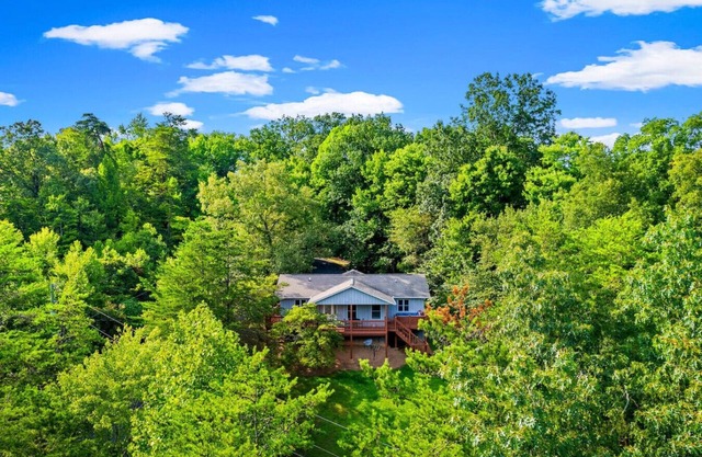 New! Private 2BR Cabin w/Hot Tub*Central Location
