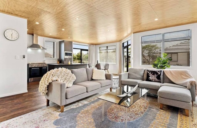 New, purpose built, executive holiday home, centre of town.