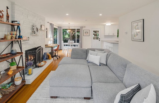 NEW Remodeled UW Wedgwood/Seattle Retreat | Yard