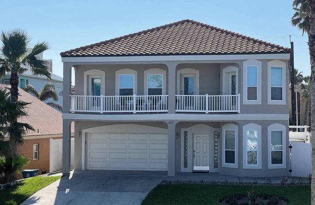 New Renovations,EV charger,5Lots To Beach,HeatedPool/Jacuzzi