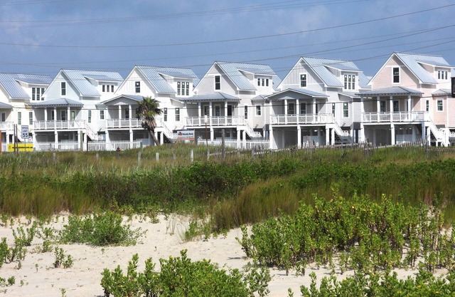 NEW! Sleeps 10, Bay & Gulf Views 1 min walk to Beach, Unit 4