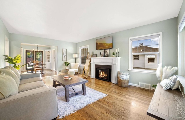 NEW spacious 4br 2ba Central Twin Falls Home SLEEPS 12