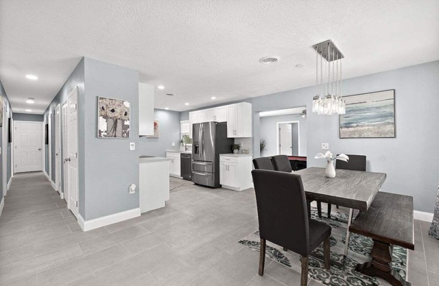 NEW! Stunning 5/3 Home/w Pool table & Seablue Pool