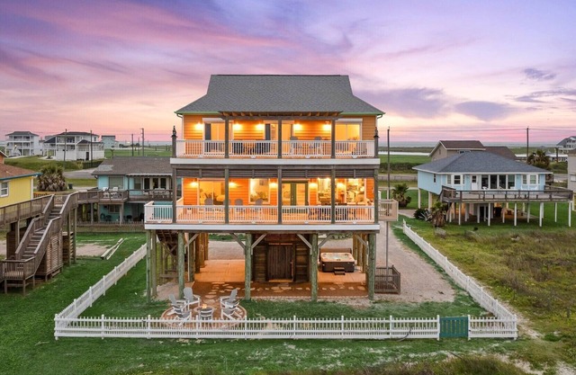 *NEW* Sunrise Serenity, Beachfront Home