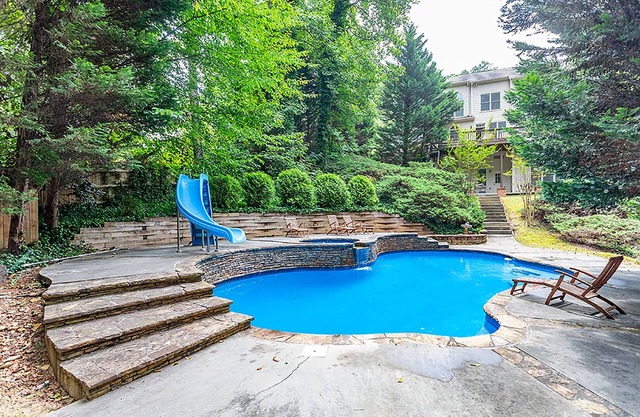 NEW VININGS ESTATES: FAMILY FRIENDLY * HEATED POOL & SPA- 5BDRM/5BATH