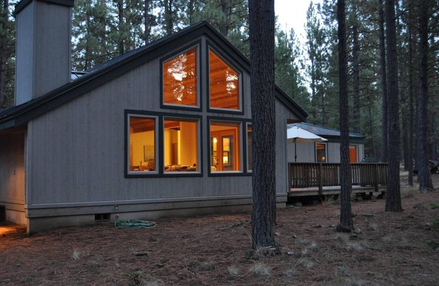 NEW Winter Retreat at Black Butte Ranch