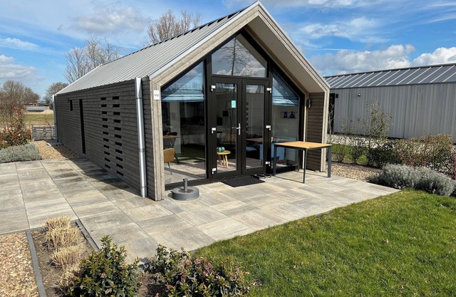 NEW: with fence - pure relaxation in Chalet IJsselNest