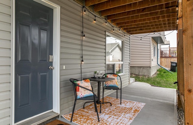 ★NEW★Chic Suite★King Bed☀ Patio★Netflix★WiFi✔Clean