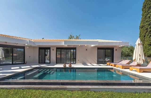 Newly build (2024) Modern Villa 15 min from Corfu Town, with heated pool