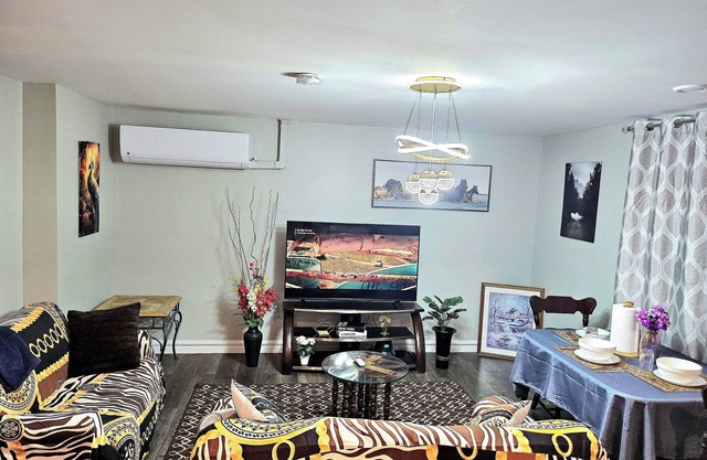 Newly built, Lovely Two bedroom it is close to the Airport, lake and park.