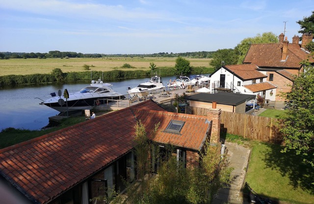Newly converted barn in stunning riverside location on the Norfolk Broads