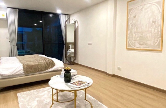 Newly Renovated Entire House 4 Beds 4 Bathrooms BTS Ekkamai 9 people