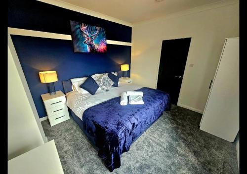 Newly refurbed - sleeps 6 - long stay