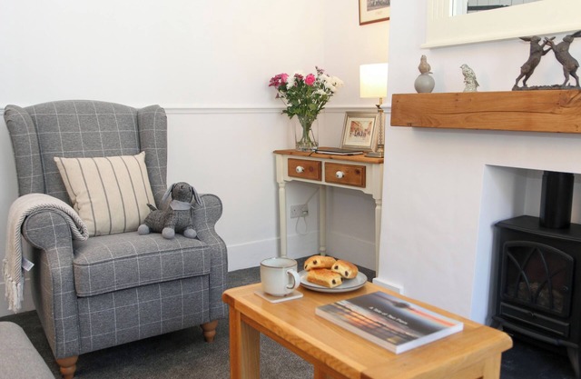 Newly Refurbished 2-Bed with Patio, Netflix & Wi-Fi