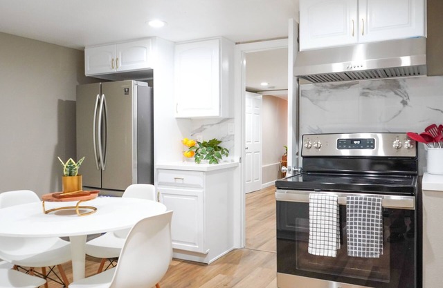 Newly Remodeled cozy 1bdrm home close to Public transportation , BART, & SF