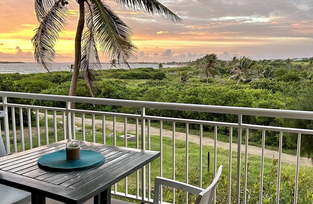 Newly Renovated 1 Bedroom Condo With Amazing Seaview! Beachfront Pool!