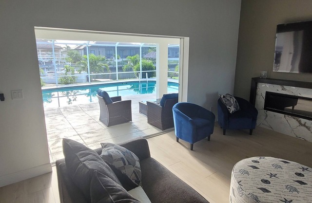 Newly Renovated 3 Bed Waterfront Pool Villa near Cape Harbour Marina