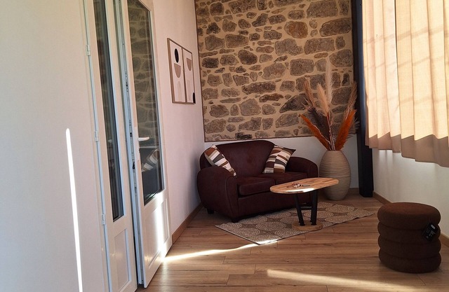 Newly renovated apartment in a quiet hamlet 5 minutes from Lablachère.