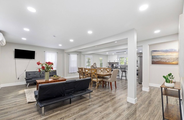 Newly Renovated Charmer, Spacious 6-bedroom house.