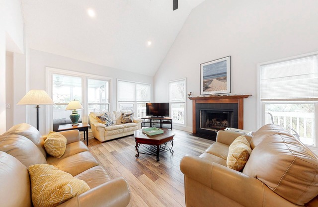 Newly Renovated, Dog-Friendly Home w/Ocean View, Decks, WiFi - Walk to Beach
