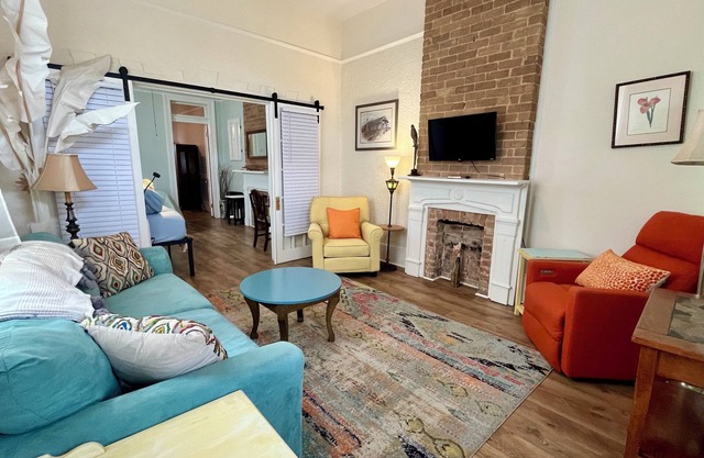 Newly Renovated walk to the French Quarter
