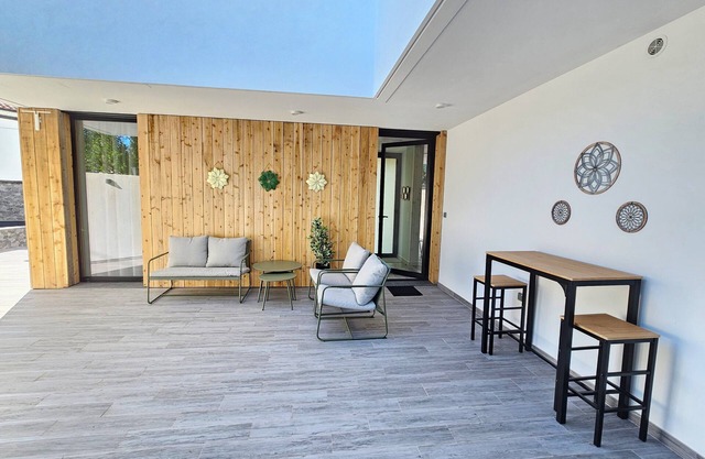 NEXT HOUSE, FURNAS, Vila center