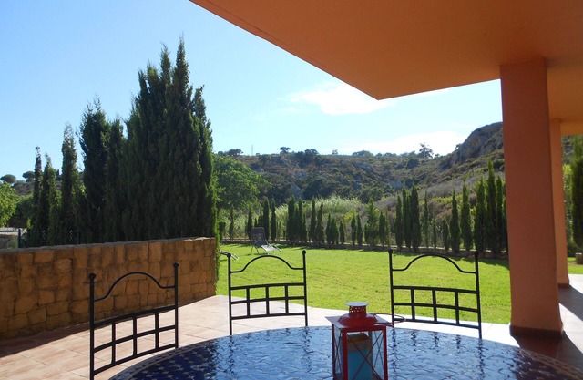 Next to Sotogrande, Great apartment with private garden and sea views WIFI
