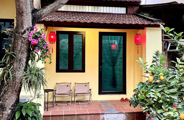 Ngôi Nhà Việt Ấm Cúng Hướng Sân Vườn Giường Cỡ Queen