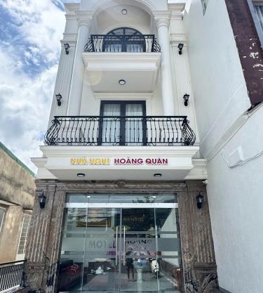 Nhà nghỉ Hoàng Quân