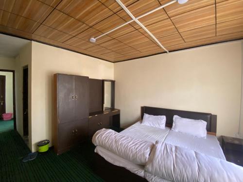 NH1 Hotel and Restaurant