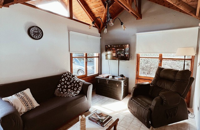 Nice 3-bedroom house with indoor grill in charming Esquel