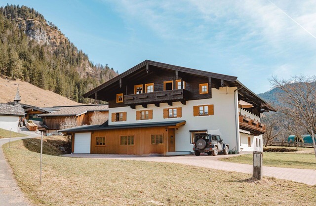 Nice apartment in villa for 3 people with TV and balcony