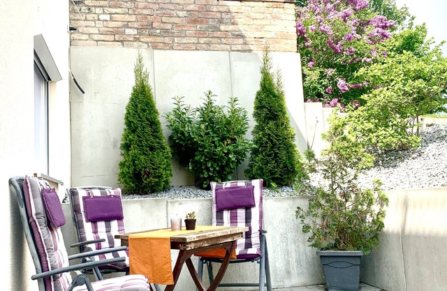 Nice apartment approx. 25sqm with small terrace. 5 minutes walk to the S-Bahn