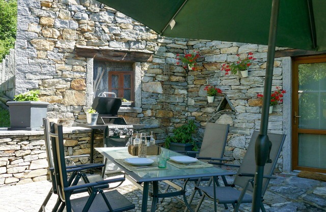 Nice apartment for 3 guests with WIFI, TV and patio