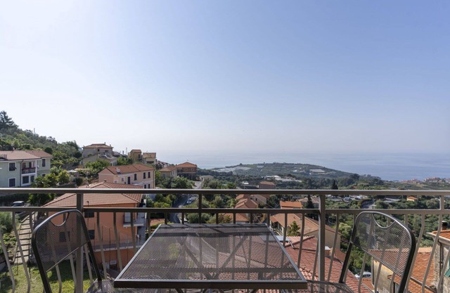 Nice apartment for 6 guests with A/C, WIFI, balcony and pets allowed