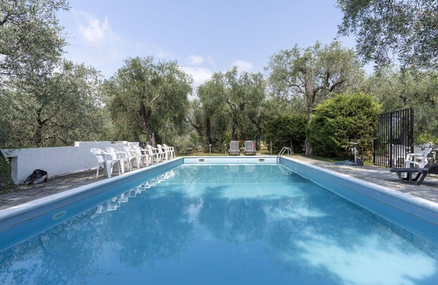 Nice apartment for 4 guests with WIFI, pool, balcony, pets allowed and panoramic view