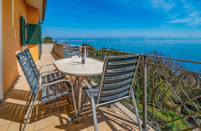 Nice apartment in Moscenicka Draga