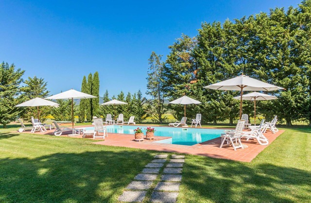 Nice apartment in villa for 4 guests with pool, WIFI, A/C and terrace
