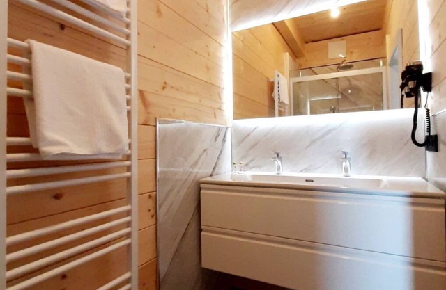 Nice apartment in villa for 5 people with WIFI, TV, terrace, pets allowed and panoramic view