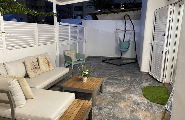 Nice bungalow with large private garden.