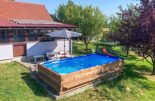 Nice home in Bratina with WiFi