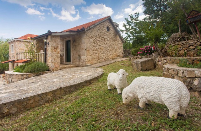 Nice home in Dicmo with WiFi