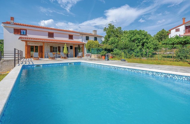 Nice home in Labin with WiFi