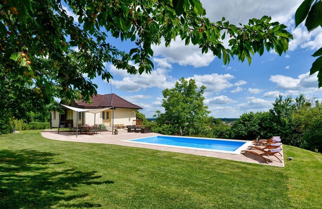 Nice home in Ludbreg with WiFi