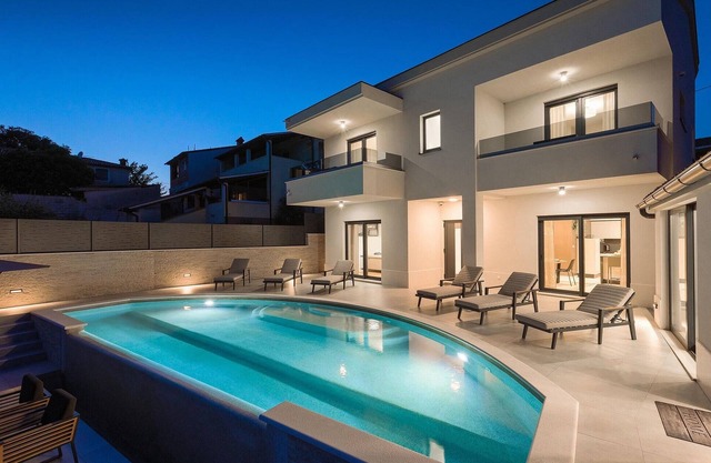 Nice home in Marcana with sauna